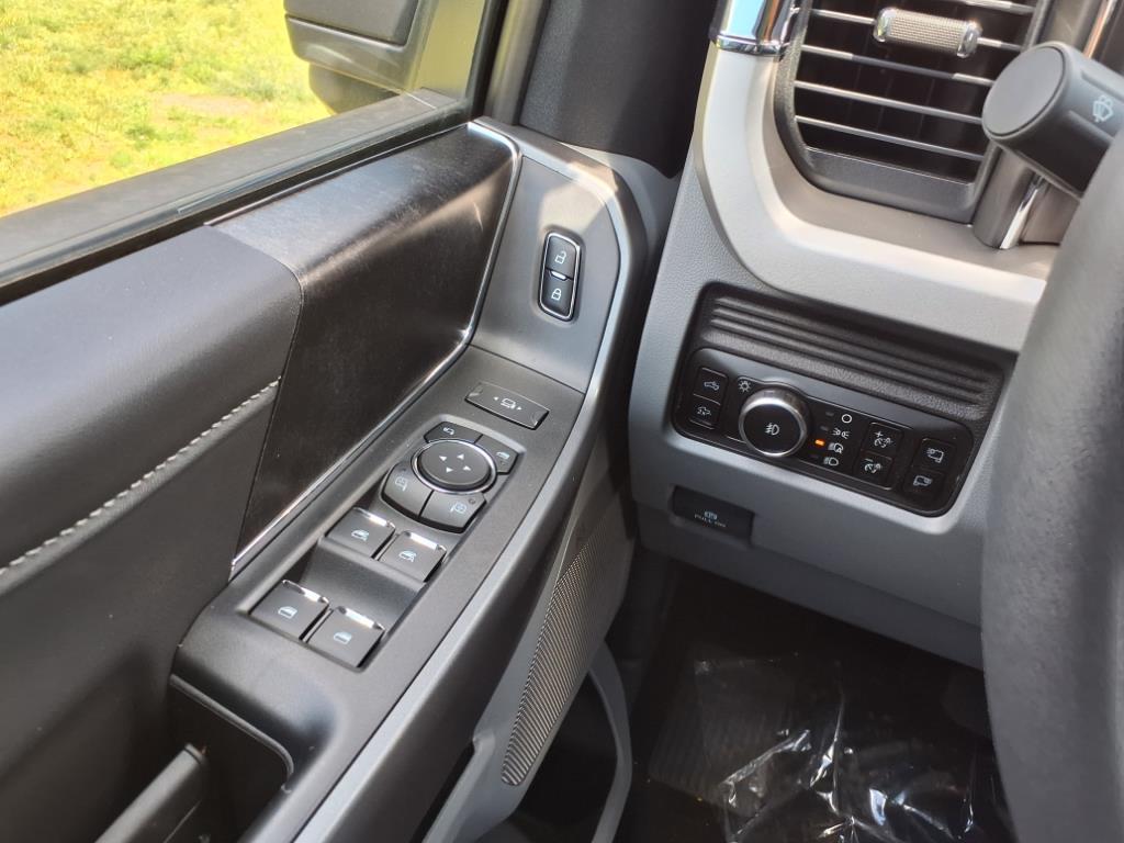 2025 Ford F-250 XL photo 10