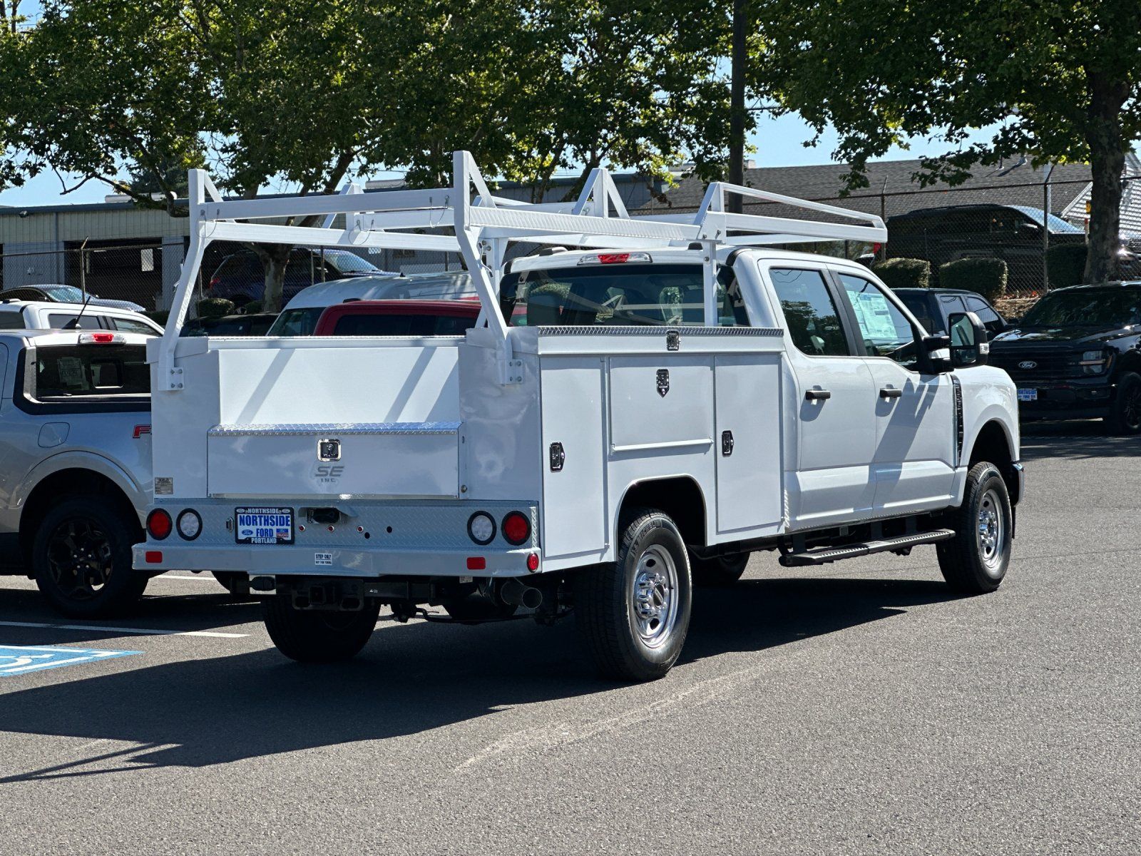 2025 Ford F-350 photo 4