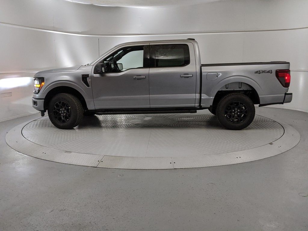 2025 Ford F-150 XLT photo 2