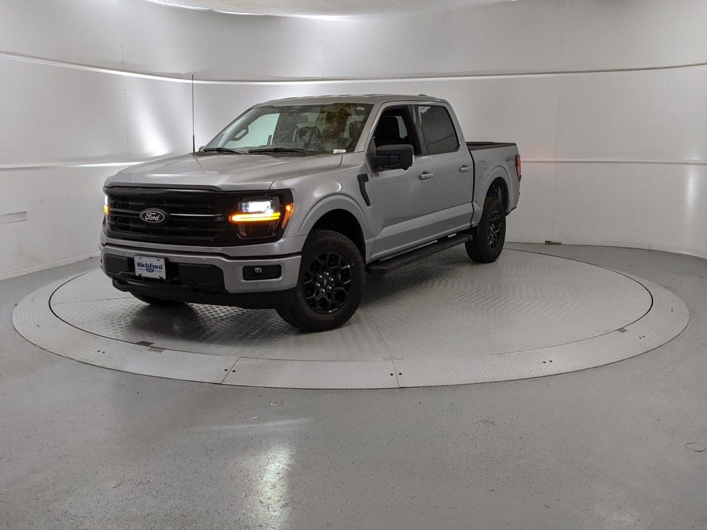 2025 Ford F-150 XLT photo 3