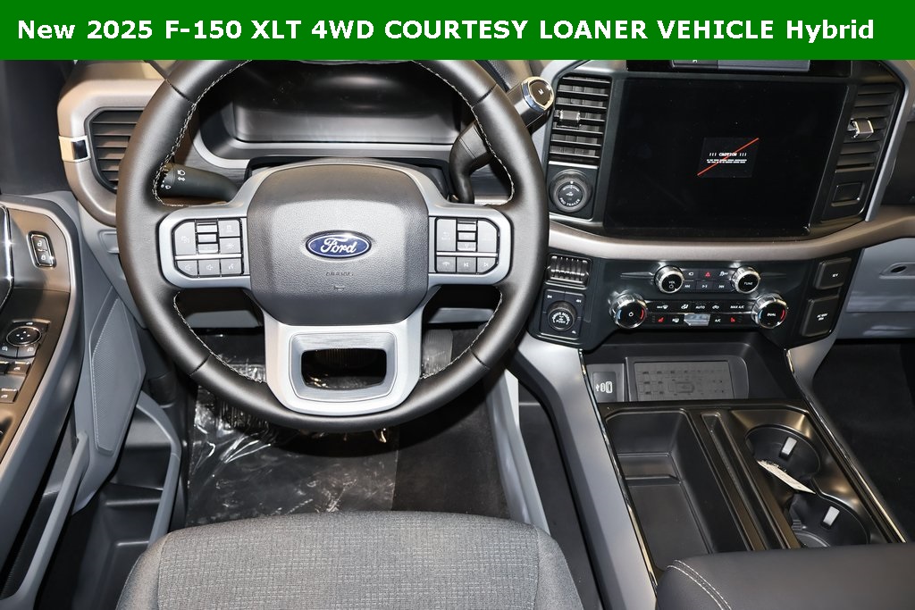 2025 Ford F-150 XLT photo 13