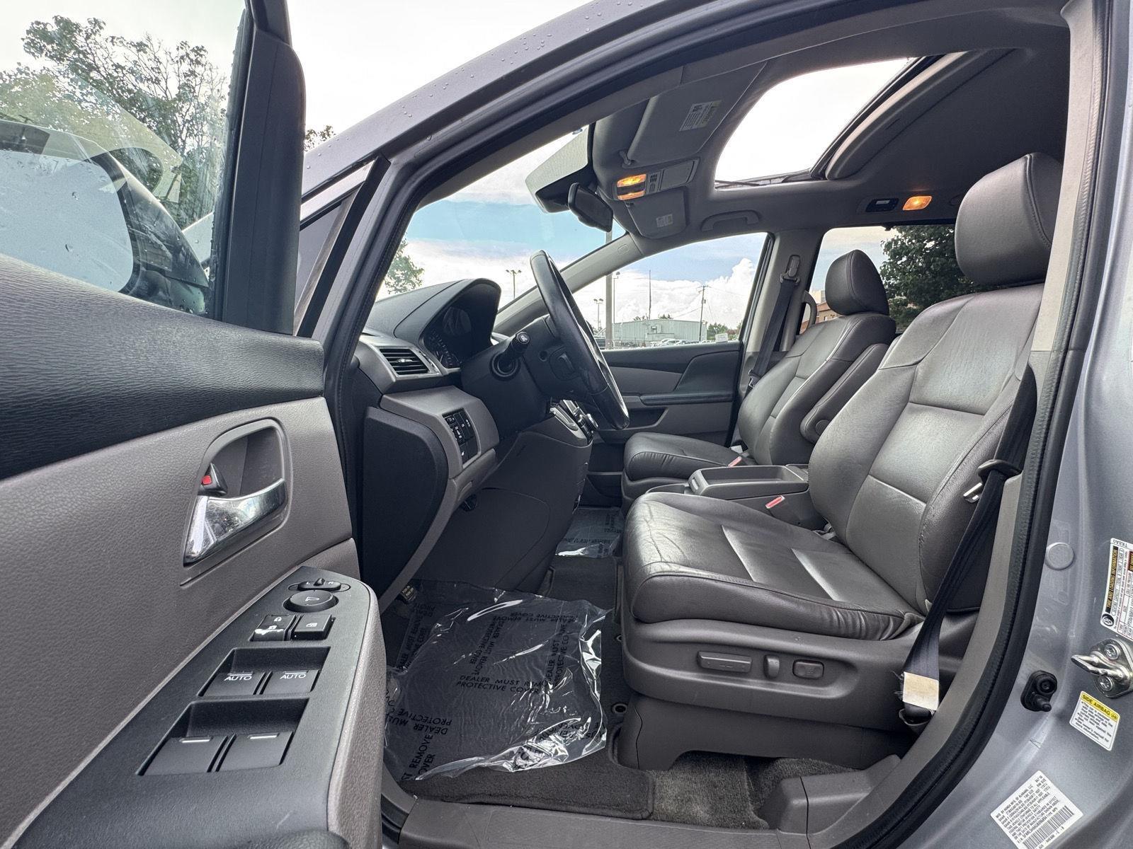 2016 Honda Odyssey EX-L photo 11