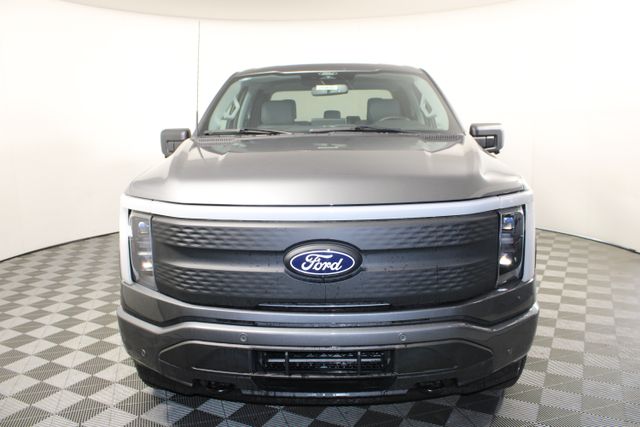 2025 Ford F-150 Lightning photo 2