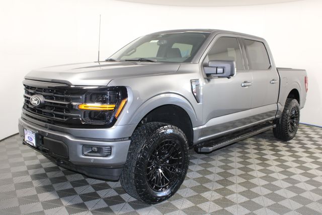 2025 Ford F-150 XLT photo 3