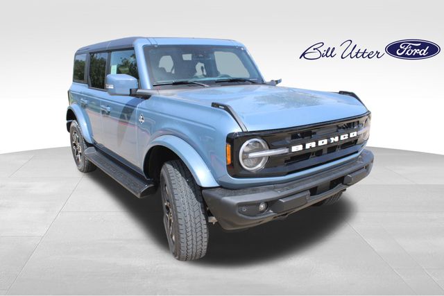 2025 Ford Bronco Outer Banks photo 2