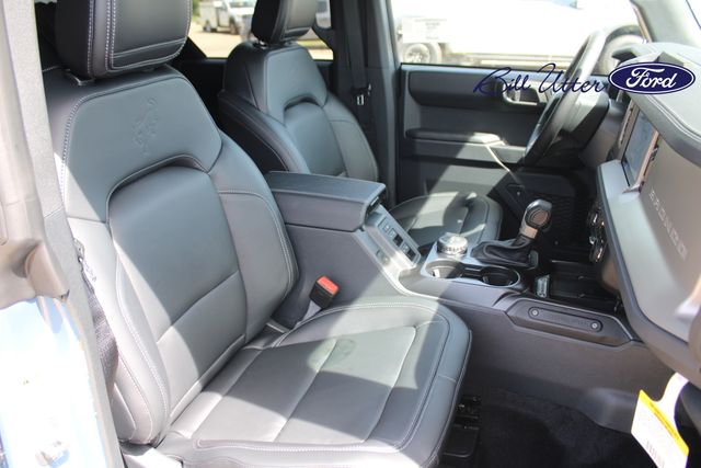 2025 Ford Bronco Outer Banks photo 6