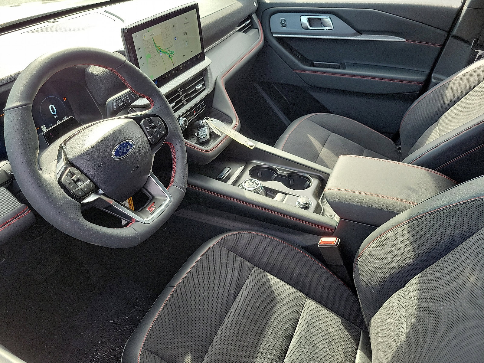 2025 Ford Explorer ST photo 3