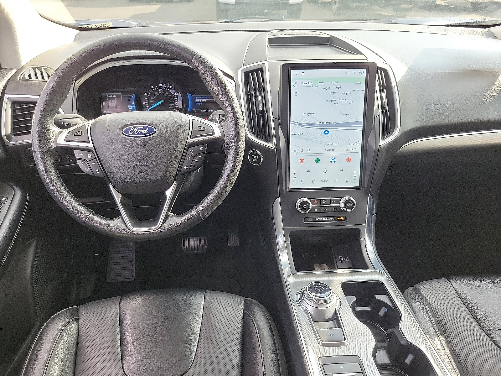2022 Ford Edge Titanium photo 2