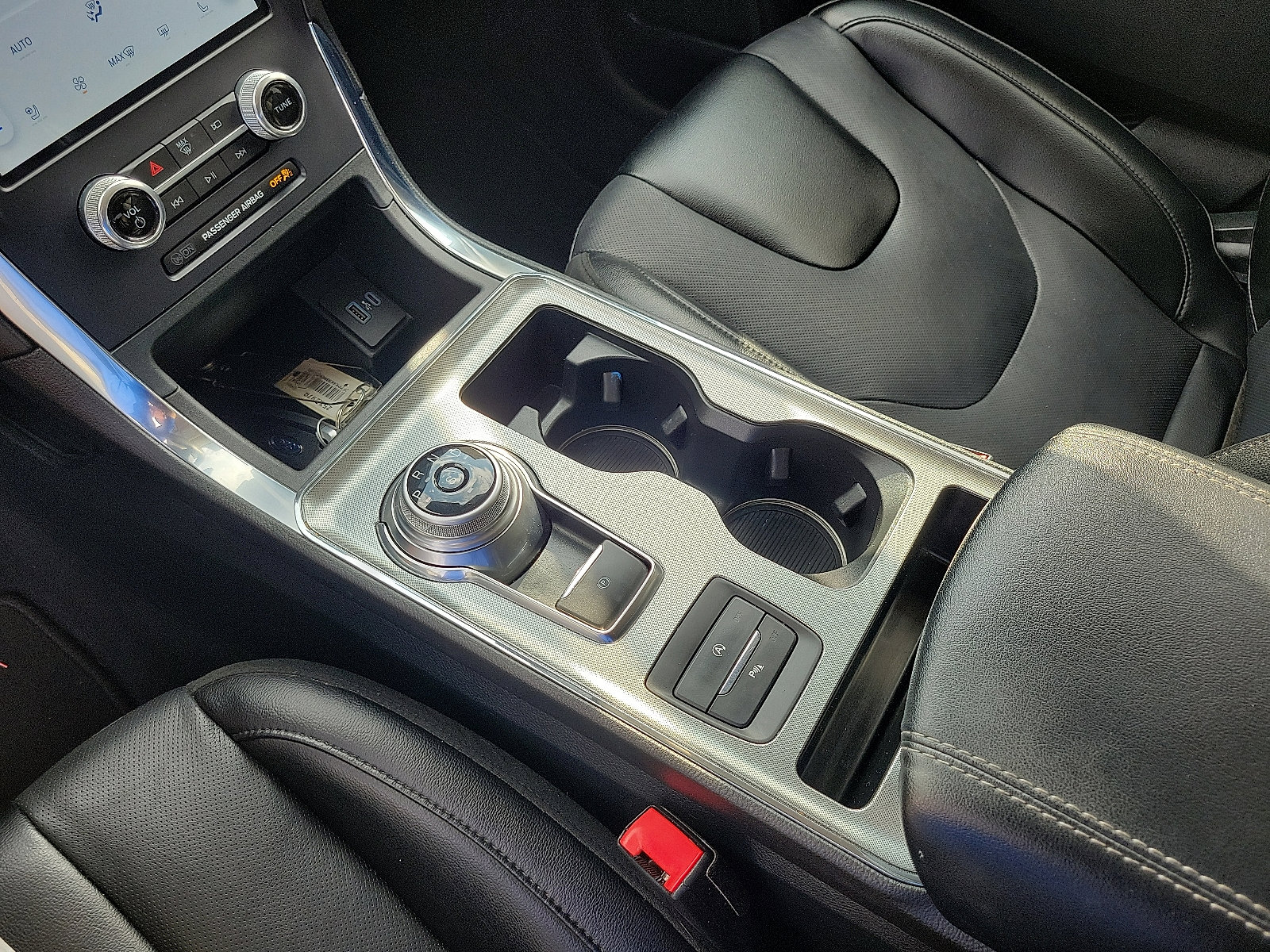 2022 Ford Edge Titanium photo 4