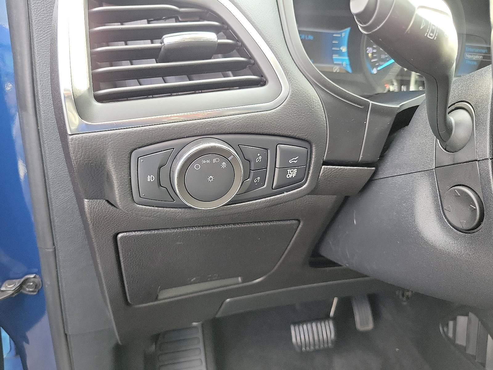 2022 Ford Edge Titanium photo 8