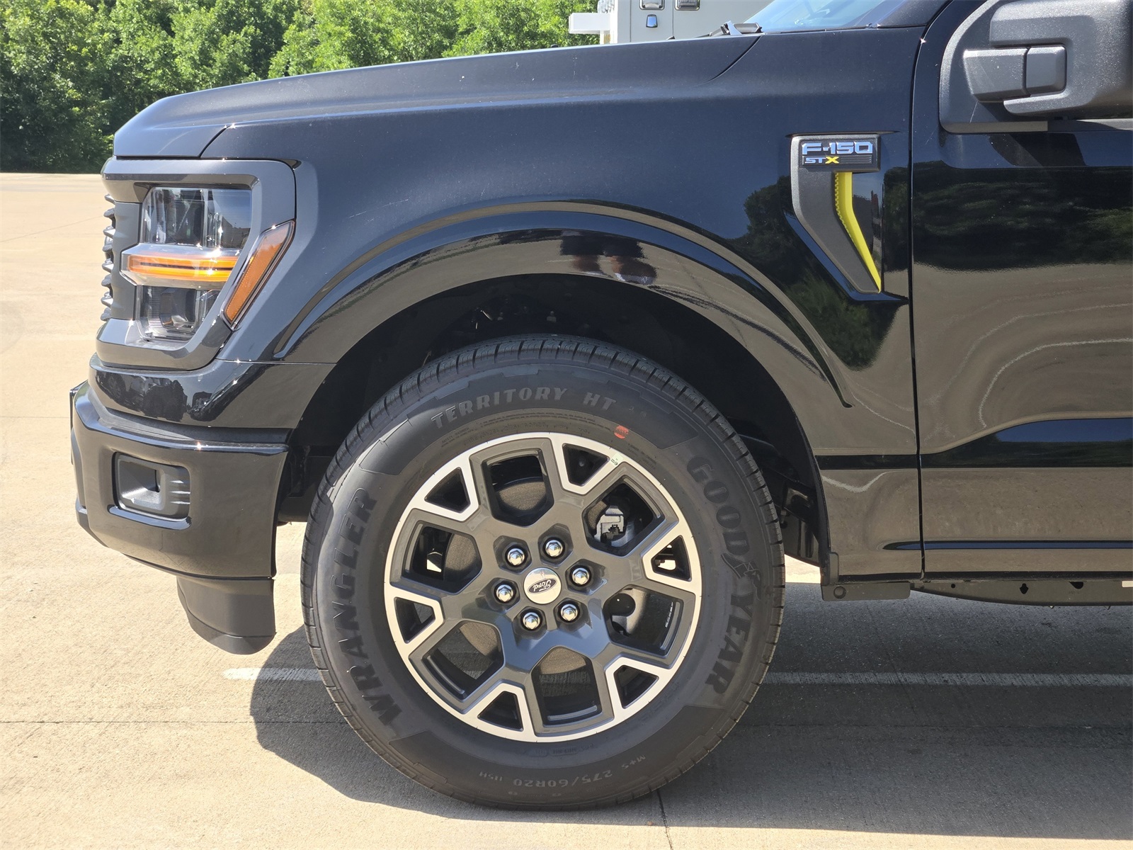 2025 Ford F-150 STX photo 4