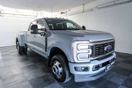 2025 Ford Super Duty F-350 DRW Platinum