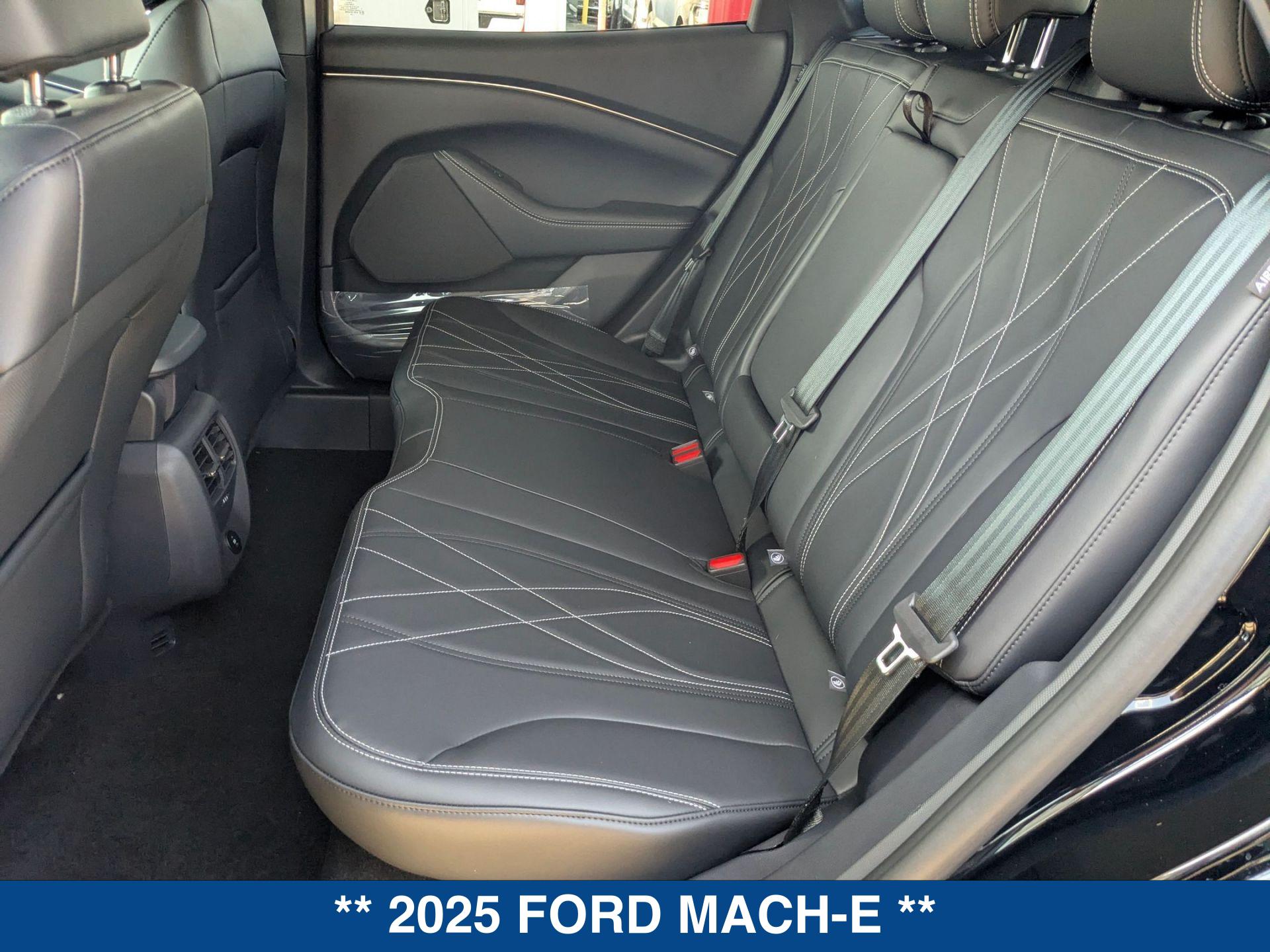 2025 Ford Mustang Mach-E Select photo 19