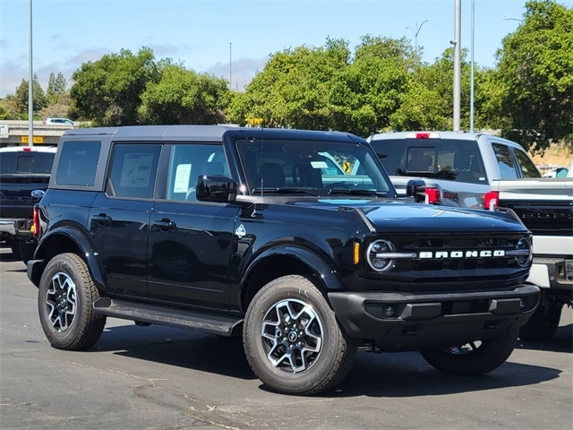New 2025 Ford Bronco Outer Banks