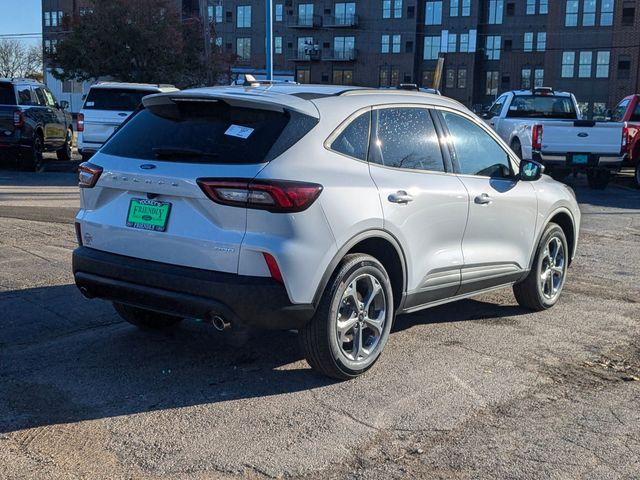 2025 Ford Escape ST-Line photo 2