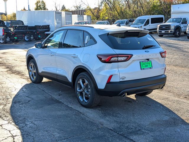 2025 Ford Escape ST-Line photo 3