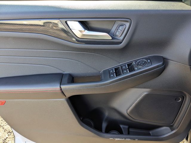 2025 Ford Escape ST-Line photo 13
