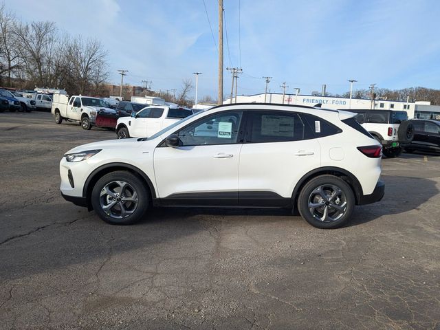 2025 Ford Escape ST-Line photo 2