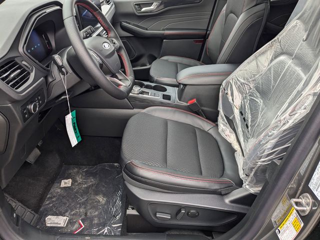 2025 Ford Escape ST-Line photo 4