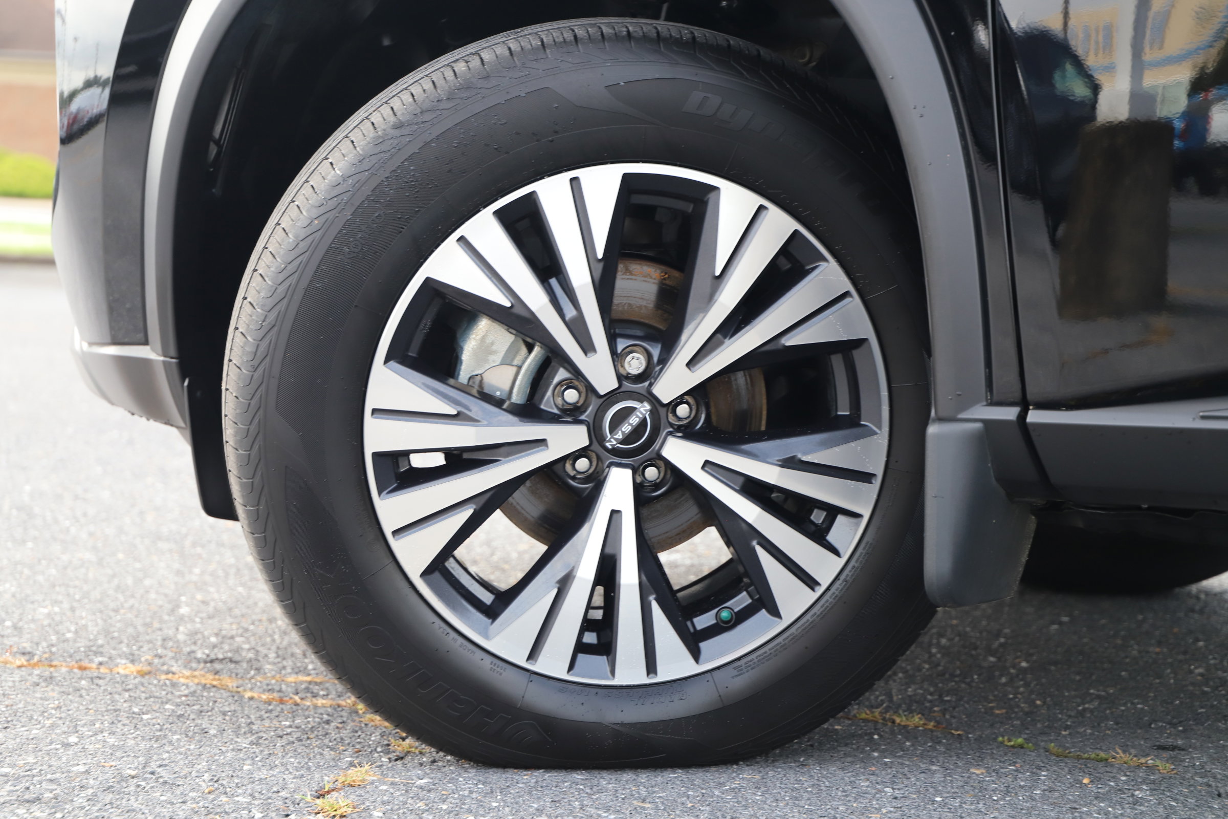 2023 Nissan Rogue SV photo 3