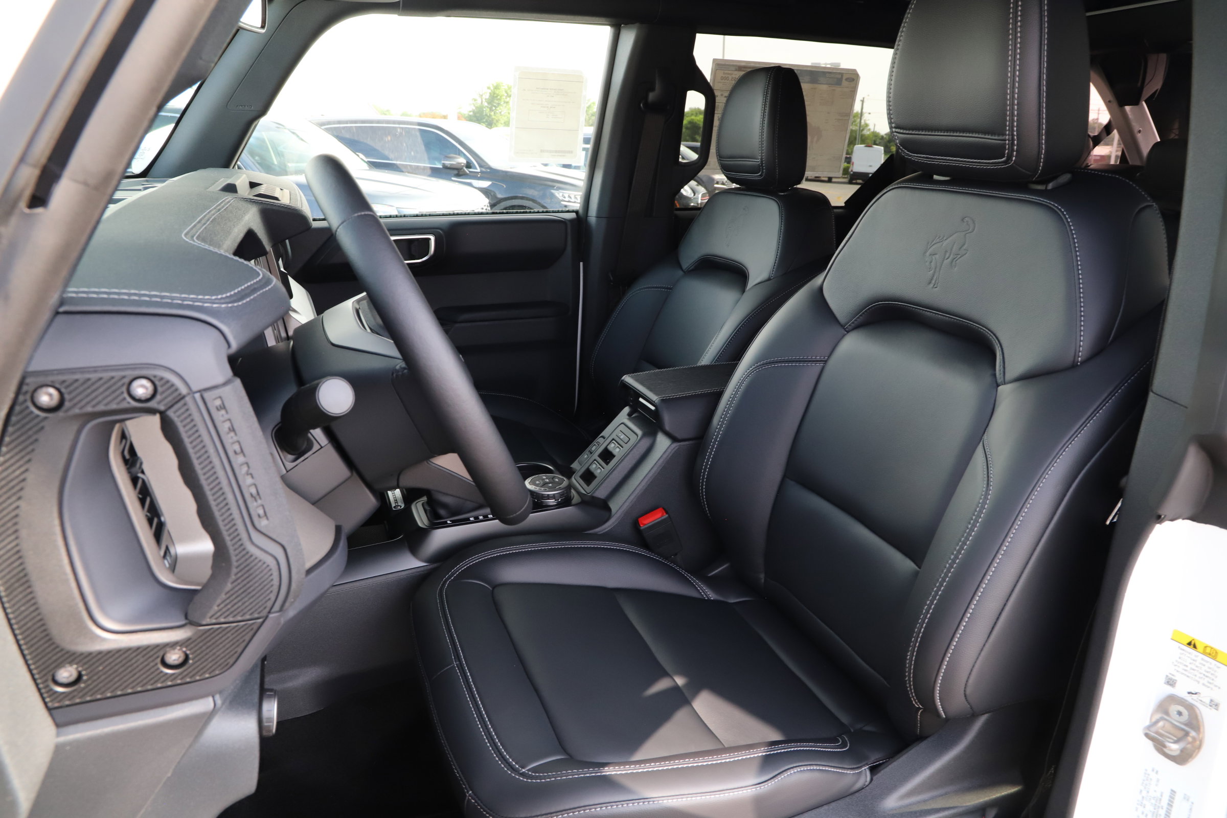 2025 Ford Bronco Outer Banks photo 12