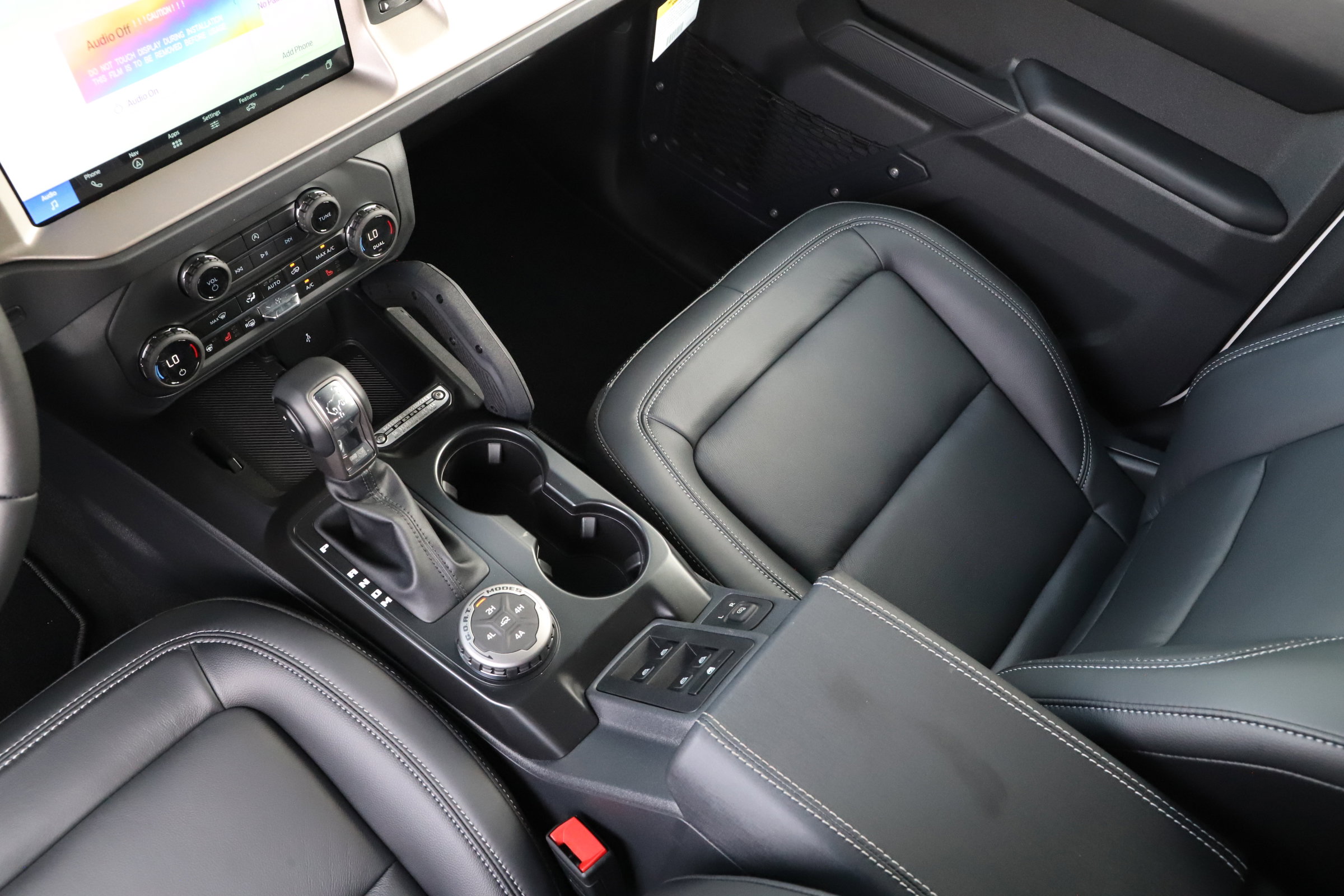 2025 Ford Bronco Outer Banks photo 24
