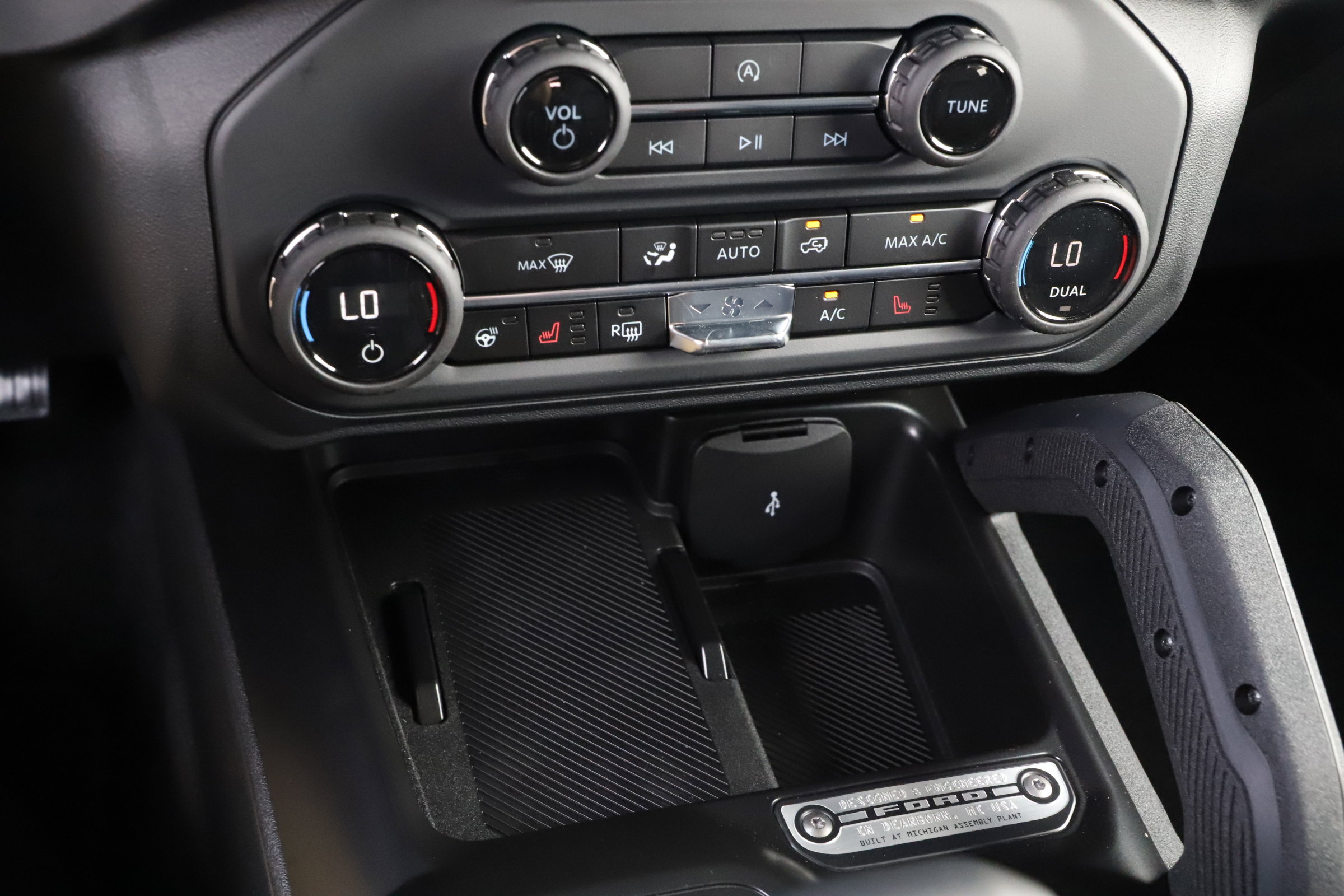 2025 Ford Bronco Outer Banks photo 26
