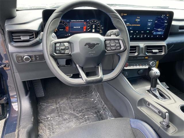 2025 Ford Mustang Dark Horse photo 4