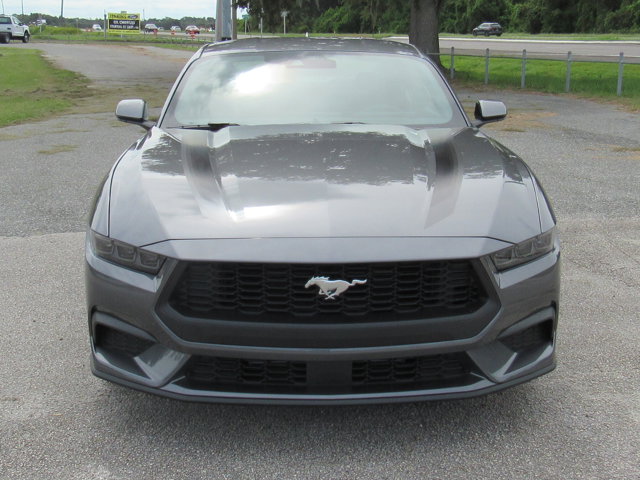 2025 Ford Mustang photo 5