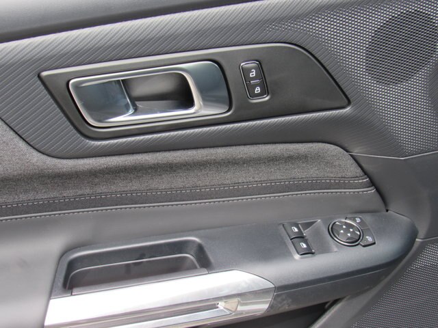 2025 Ford Mustang photo 7