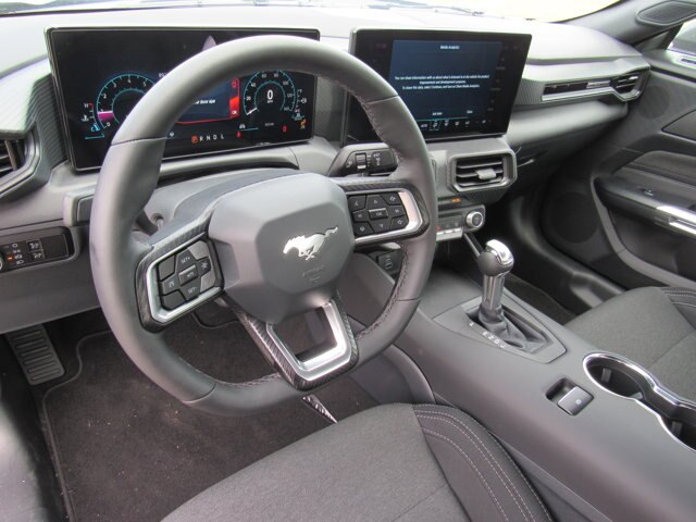 2025 Ford Mustang photo 9