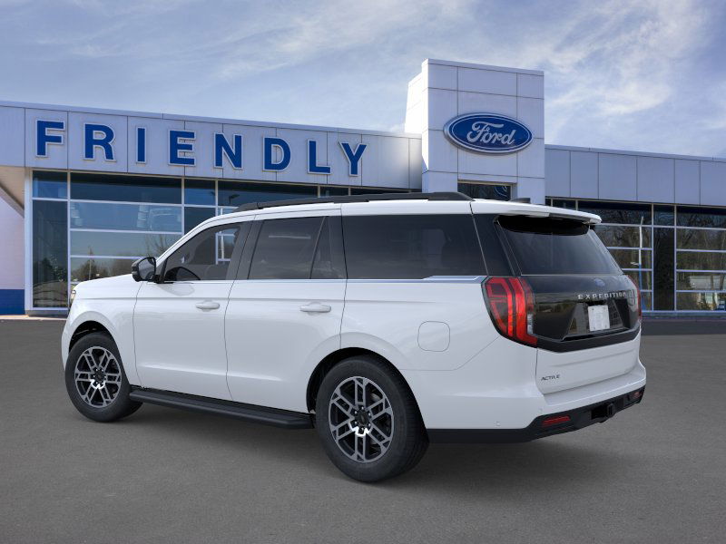 2025 Ford Expedition photo 3