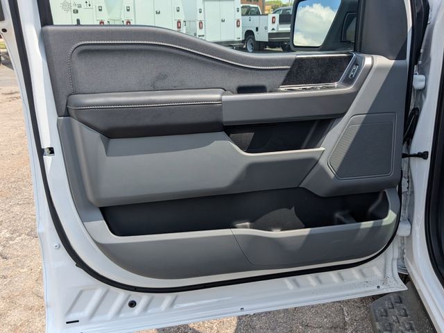 2025 Ford F-150 Lightning XLT photo 9