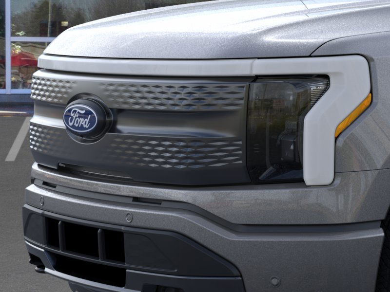 2025 Ford F-150 Lightning photo 17