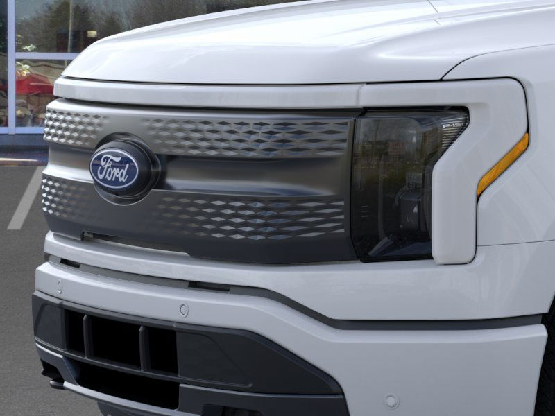 2025 Ford F-150 Lightning photo 17