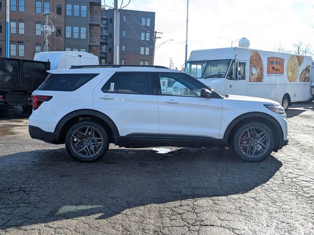 2025 Ford Explorer ST photo 2