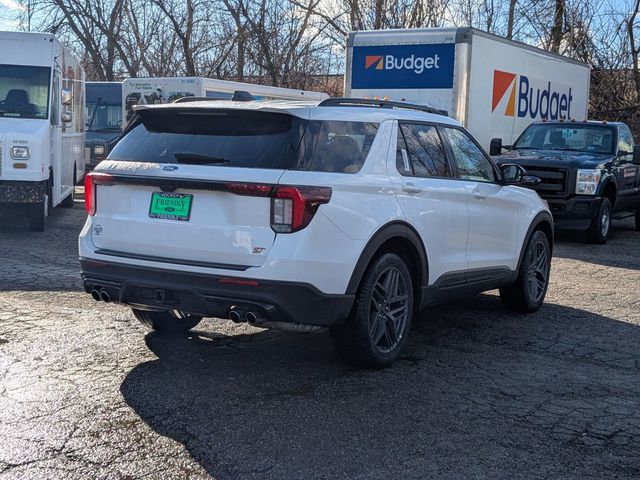 2025 Ford Explorer ST photo 3