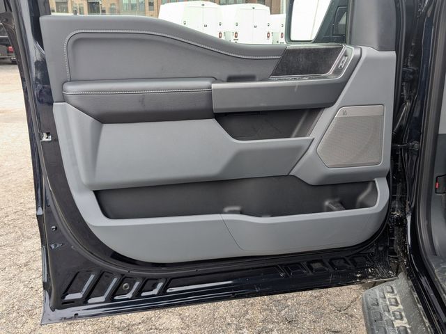 2025 Ford F-150 Lightning photo 9