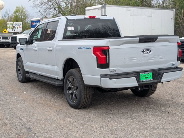 2025 Ford F-150 Lightning photo 4