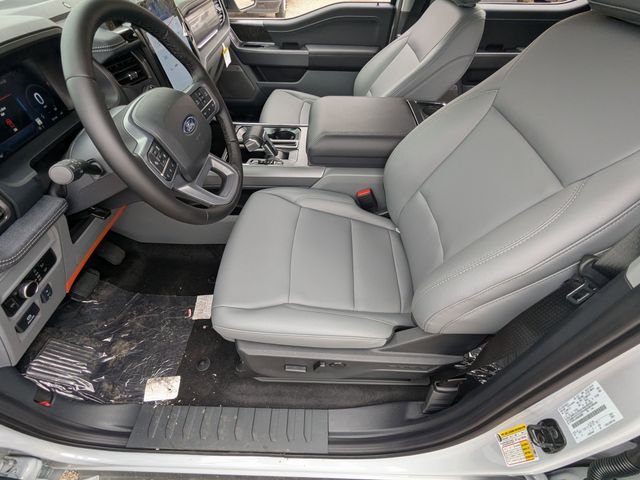 2025 Ford F-150 Lightning photo 10