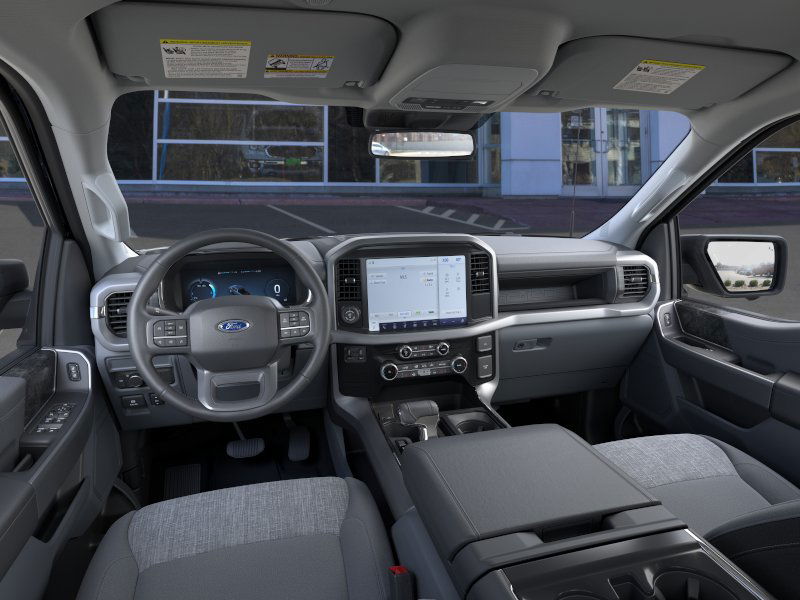 2025 Ford F-150 Lightning XLT photo 9