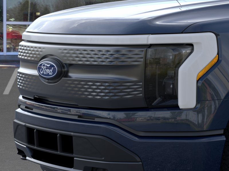 2025 Ford F-150 Lightning XLT photo 16