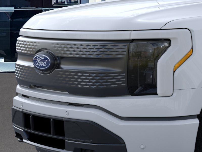 2025 Ford F-150 Lightning photo 13