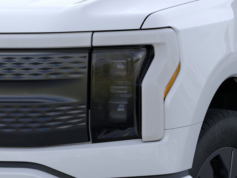 2025 Ford F-150 Lightning photo 14