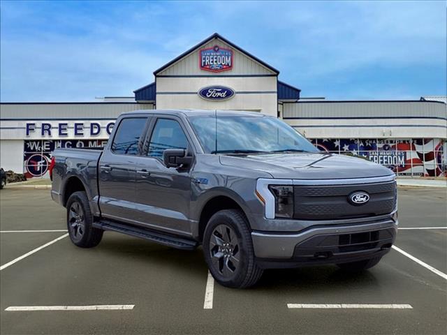 2025 Ford F-150 Lightning photo 4