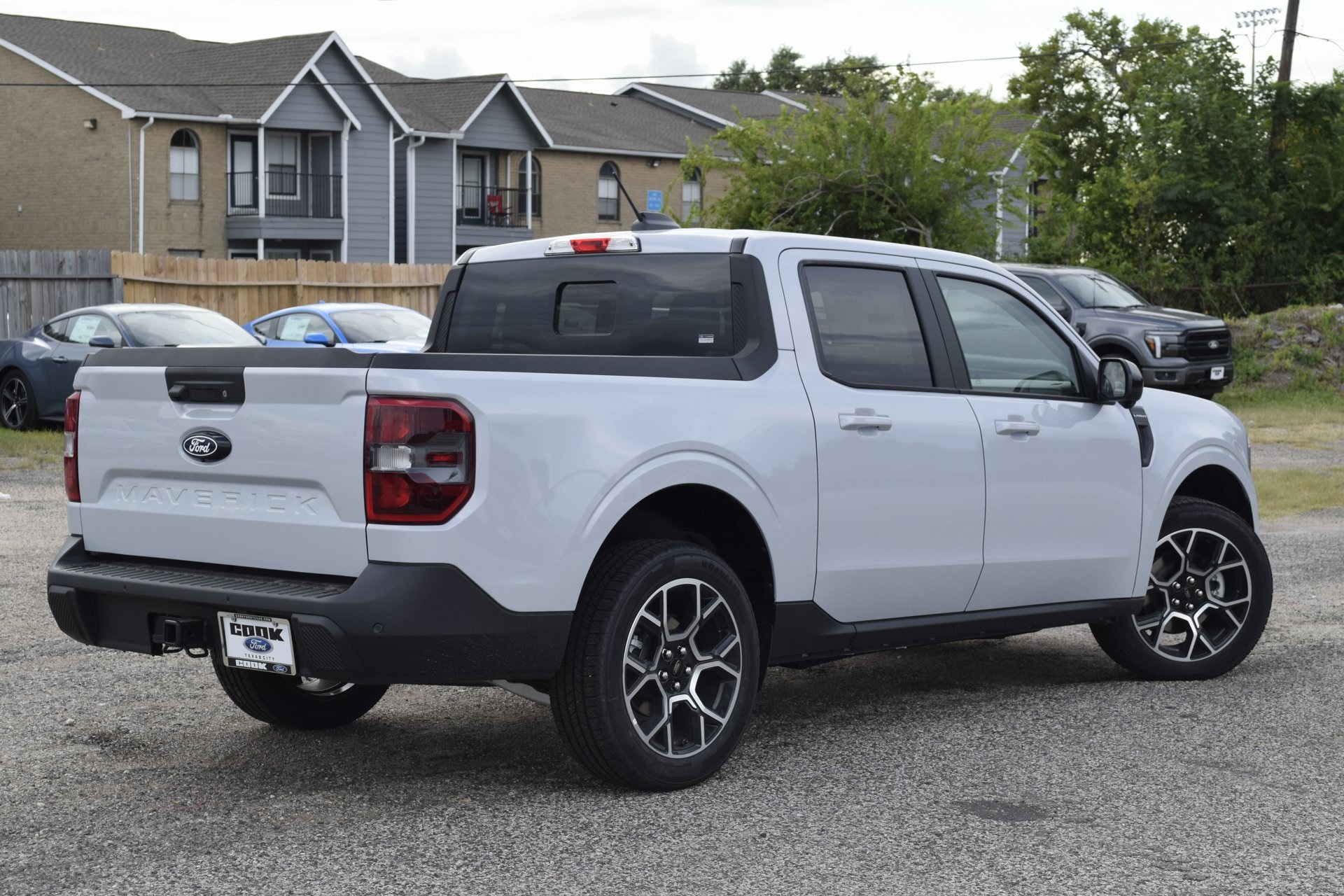 2025 Ford Maverick Lariat photo 3