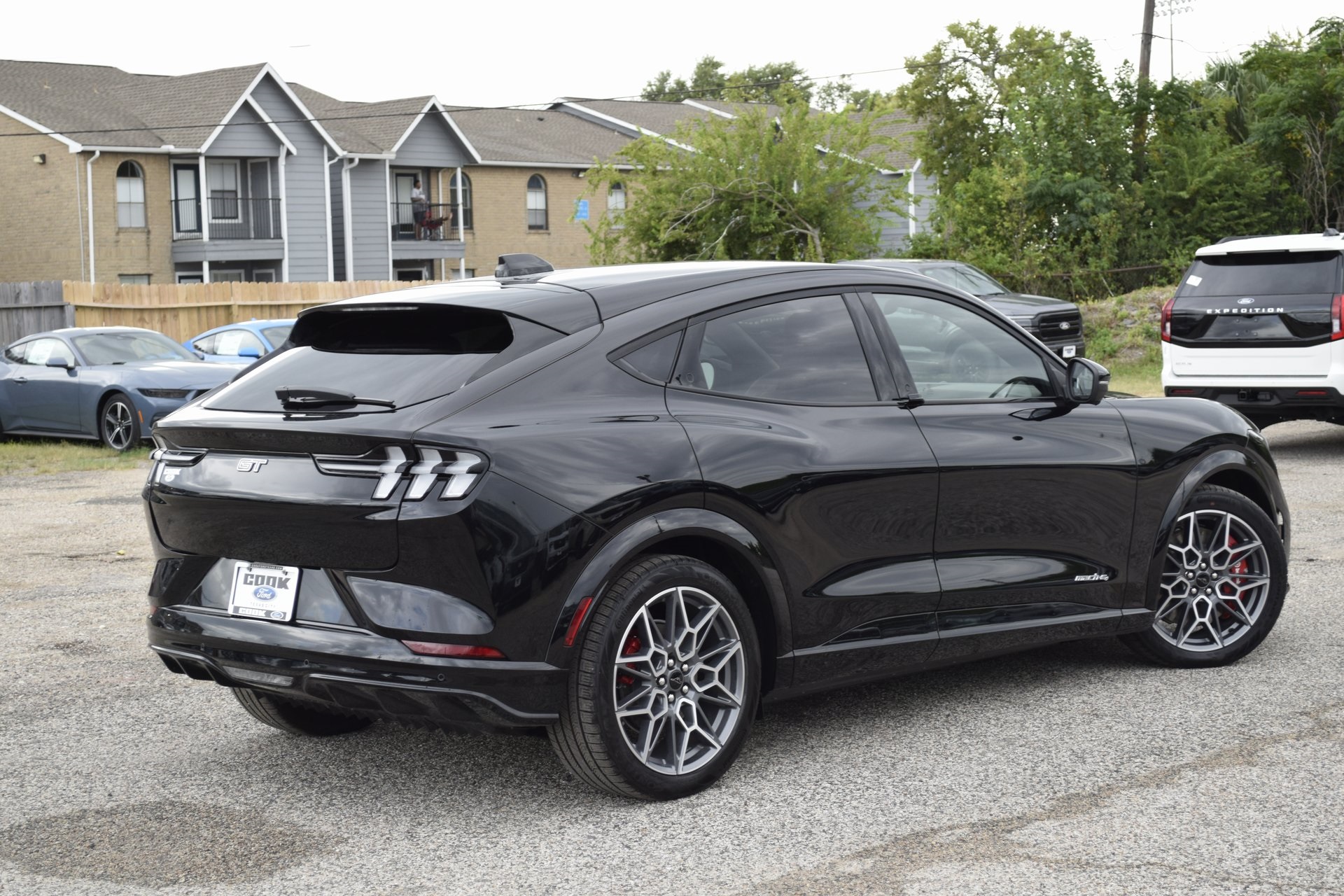 2025 Ford Mustang Mach-E GT photo 3