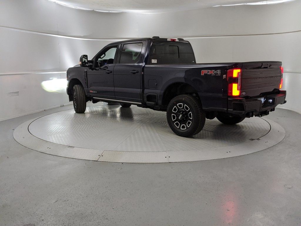 2025 Ford F-350 Platinum photo 4