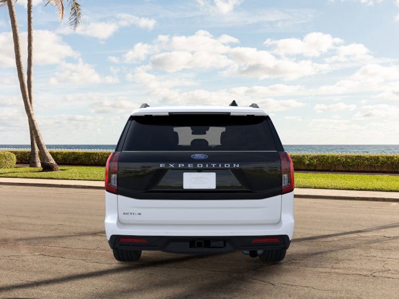 2025 Ford Expedition photo 2