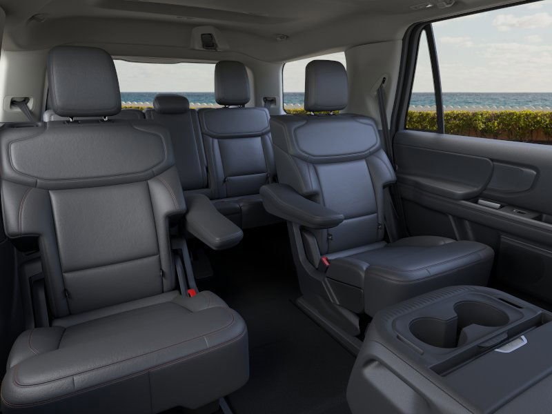 2025 Ford Expedition photo 8